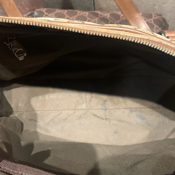 Heavily used Authentic Vintage Gucci Bag - Picture 10 of 10